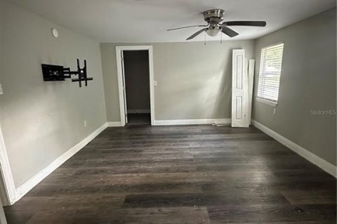 House in Land O' Lakes, Florida 4 bedrooms, 121.52 sq.m. № 1887044 - photo 13