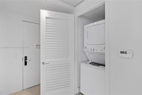 Купить кондоминиум в Холливуд, Флорида 2 спальни, 106.37м2, № 1983265 - фото 28