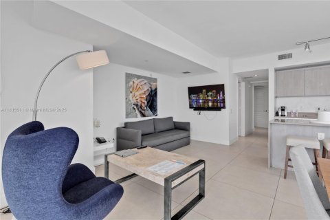 Купить кондоминиум в Холливуд, Флорида 2 спальни, 106.37м2, № 1983265 - фото 10