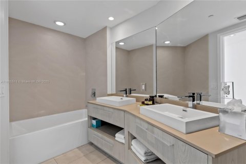 Купить кондоминиум в Холливуд, Флорида 2 спальни, 106.37м2, № 1983265 - фото 17