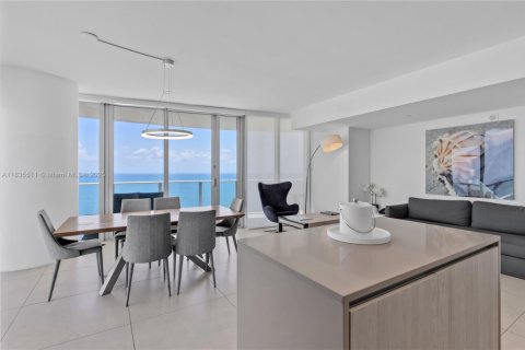 Купить кондоминиум в Холливуд, Флорида 2 спальни, 106.37м2, № 1983265 - фото 3