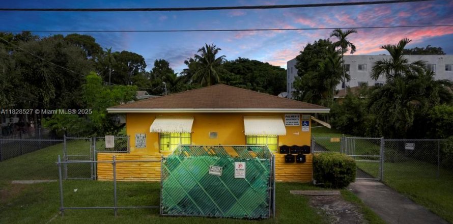 Commercial property in Miami, Florida № 1920993