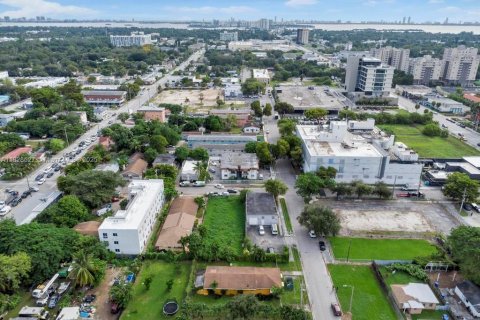 Commercial property in Miami, Florida № 1920993 - photo 19