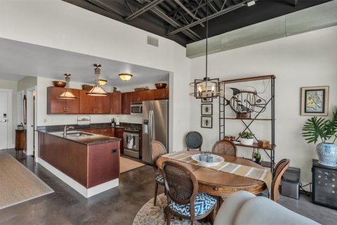 Condo in Lakeland, Florida, 1 bedroom  № 2195158 - photo 9