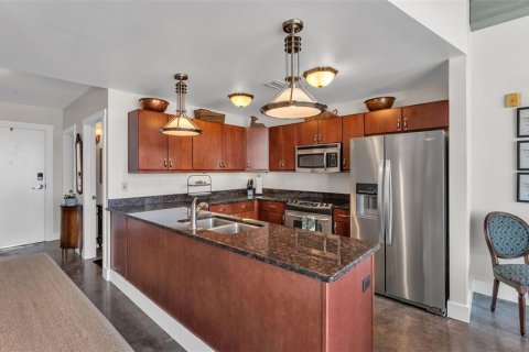 Condo in Lakeland, Florida, 1 bedroom  № 2195158 - photo 11