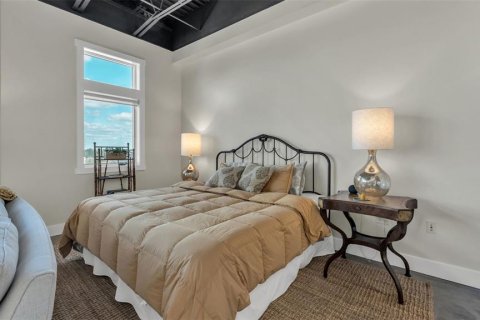 Condo in Lakeland, Florida, 1 bedroom  № 2195158 - photo 17