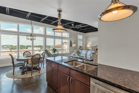 Condo in Lakeland, Florida, 1 bedroom  № 2195158 - photo 5