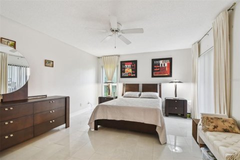 Condo in Palm Harbor, Florida, 2 bedrooms  № 1751470 - photo 24