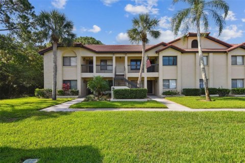 Condo in Palm Harbor, Florida, 2 bedrooms  № 1751470 - photo 2