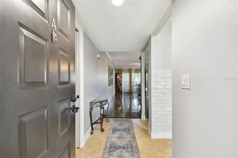 Condo in Palm Harbor, Florida, 2 bedrooms  № 1751470 - photo 9