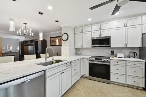 Condo in Palm Harbor, Florida, 2 bedrooms  № 1751470 - photo 18