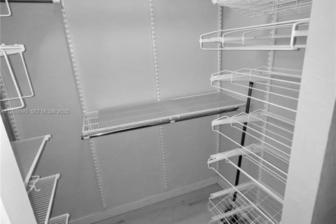 Купить кондоминиум в Майами, Флорида 1 спальня, 70.33м2, № 1986896 - фото 9