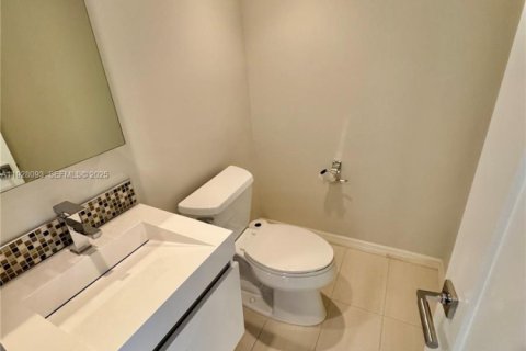 Купить кондоминиум в Майами, Флорида 1 спальня, 70.33м2, № 1986896 - фото 14