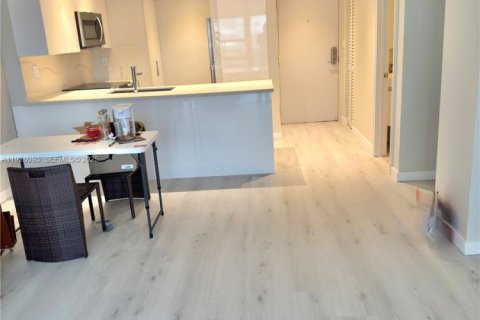 Купить кондоминиум в Майами, Флорида 1 спальня, 70.33м2, № 1986896 - фото 3