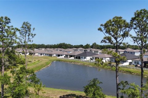 Villa ou maison à louer à Land O' Lakes, Floride: 5 chambres, 337.14 m2 № 1792048 - photo 3