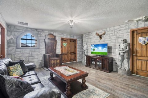 House in Davenport, Florida 8 bedrooms, 363.15 sq.m. № 1435975 - photo 9