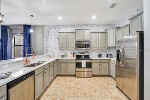 House in Davenport, Florida 8 bedrooms, 363.15 sq.m. № 1435975 - photo 27