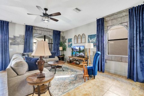 House in Davenport, Florida 8 bedrooms, 363.15 sq.m. № 1435975 - photo 22