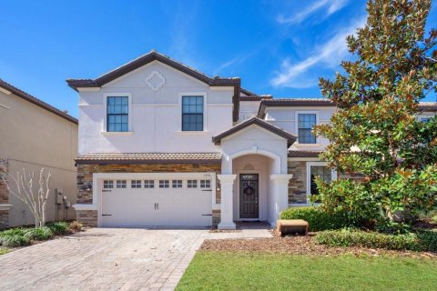 House in Davenport, Florida 8 bedrooms, 363.15 sq.m. № 1435975 - photo 1