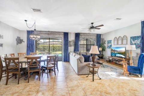 House in Davenport, Florida 8 bedrooms, 363.15 sq.m. № 1435975 - photo 20