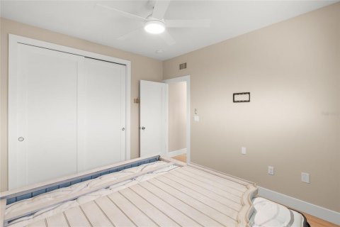 House in Sarasota, Florida 2 bedrooms, 107.4 sq.m. № 2291060 - photo 14