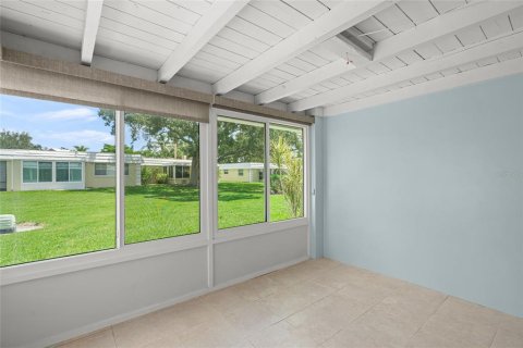 House in Sarasota, Florida 2 bedrooms, 107.4 sq.m. № 2291060 - photo 25