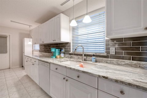 House in Port Charlotte, Florida 2 bedrooms, 118.36 sq.m. № 1614495 - photo 10