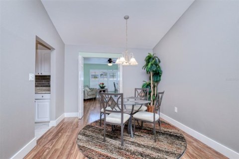 House in Port Charlotte, Florida 2 bedrooms, 118.36 sq.m. № 1614495 - photo 6