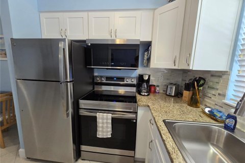 Condominio en venta en Saint Pete Beach, Florida, 1 dormitorio, 52.68 m2 № 2232245 - foto 15