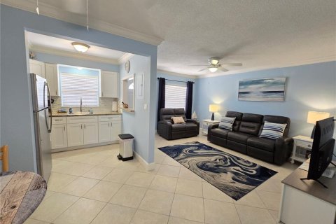 Condominio en venta en Saint Pete Beach, Florida, 1 dormitorio, 52.68 m2 № 2232245 - foto 13