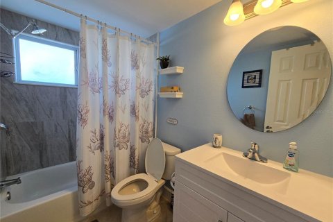 Condominio en venta en Saint Pete Beach, Florida, 1 dormitorio, 52.68 m2 № 2232245 - foto 27