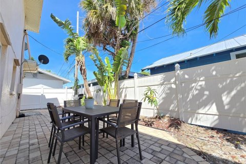 Condominio en venta en Saint Pete Beach, Florida, 1 dormitorio, 52.68 m2 № 2232245 - foto 4