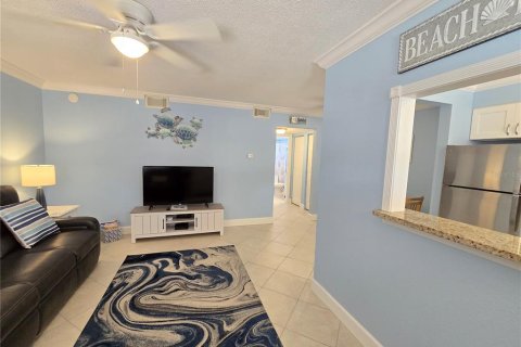 Condominio en venta en Saint Pete Beach, Florida, 1 dormitorio, 52.68 m2 № 2232245 - foto 8