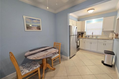 Condominio en venta en Saint Pete Beach, Florida, 1 dormitorio, 52.68 m2 № 2232245 - foto 18