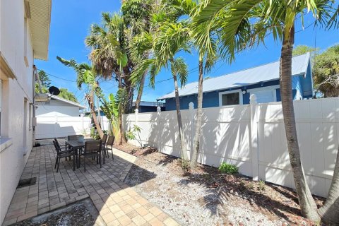 Condominio en venta en Saint Pete Beach, Florida, 1 dormitorio, 52.68 m2 № 2232245 - foto 5