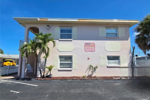 Condominio en Saint Pete Beach, Florida, 1 dormitorio  № 2232245