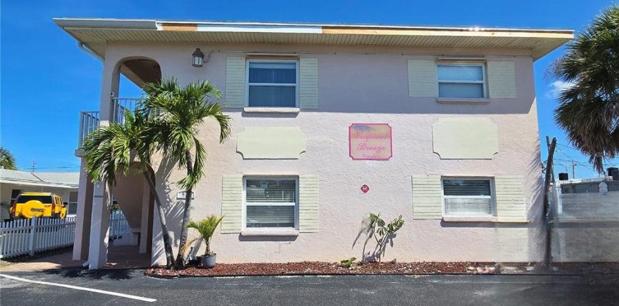 Condominio en Saint Pete Beach, Florida, 1 dormitorio № 2232245
