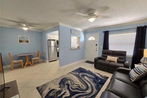 Condominio en venta en Saint Pete Beach, Florida, 1 dormitorio, 52.68 m2 № 2232245 - foto 10
