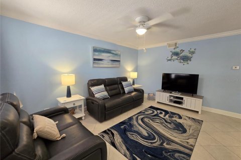 Condominio en venta en Saint Pete Beach, Florida, 1 dormitorio, 52.68 m2 № 2232245 - foto 9