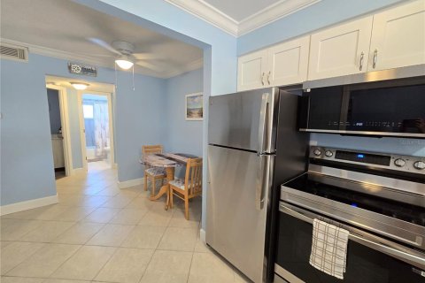 Condominio en venta en Saint Pete Beach, Florida, 1 dormitorio, 52.68 m2 № 2232245 - foto 17