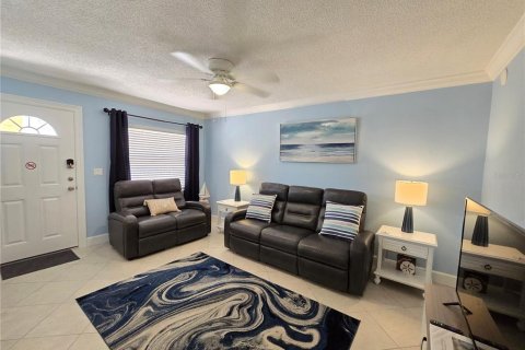 Condominio en venta en Saint Pete Beach, Florida, 1 dormitorio, 52.68 m2 № 2232245 - foto 7