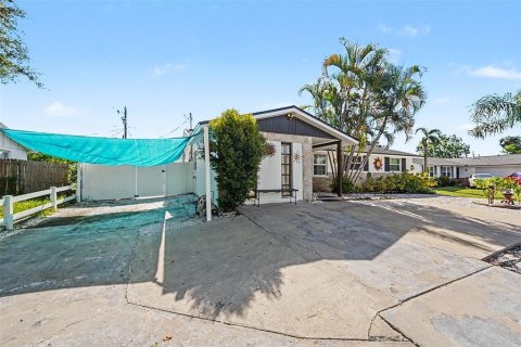 Casa en venta en Seminole, Florida, 4 dormitorios, 173.73 m2 № 2358599 - foto 25