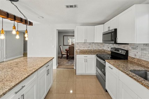 Casa en venta en Seminole, Florida, 4 dormitorios, 173.73 m2 № 2358599 - foto 7