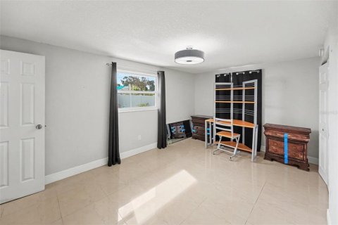 Casa en venta en Seminole, Florida, 4 dormitorios, 173.73 m2 № 2358599 - foto 15