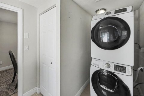 Casa en venta en Seminole, Florida, 4 dormitorios, 173.73 m2 № 2358599 - foto 18