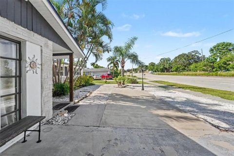 Casa en venta en Seminole, Florida, 4 dormitorios, 173.73 m2 № 2358599 - foto 24