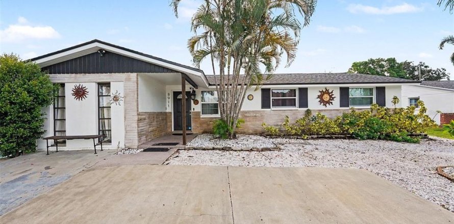 Casa en Seminole, Florida 4 dormitorios, 173.73 m2 № 2358599