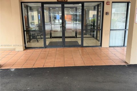 Copropriété à vendre à Lauderhill, Floride: 2 chambres, 90.3 m2 № 2040970 - photo 9