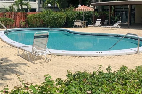 Condo in Plantation, Florida, 2 bedrooms  № 1828702 - photo 21