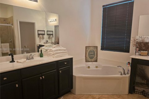 House in Homestead, Florida 5 bedrooms, 237.46 sq.m. № 2058453 - photo 18